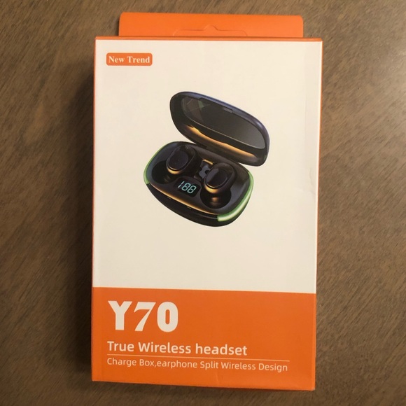 NEW FedEx Y70 True Wireless Headset Earbud Headphones - Picture 1 of 6